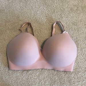 NWT Victoria Secret Seamless Pink Bra size 38DDD